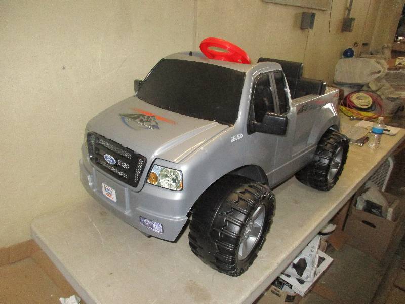 Ford F150 FX4 6 volt power wheel