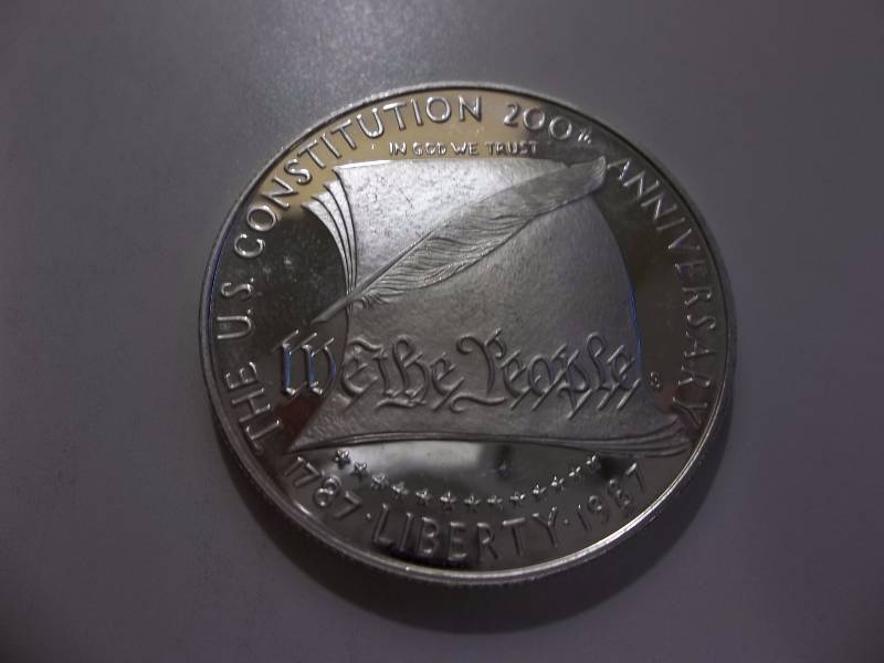 1987 Silver 200th Anniversary U S Constitution One Dollar Commemorative Unc