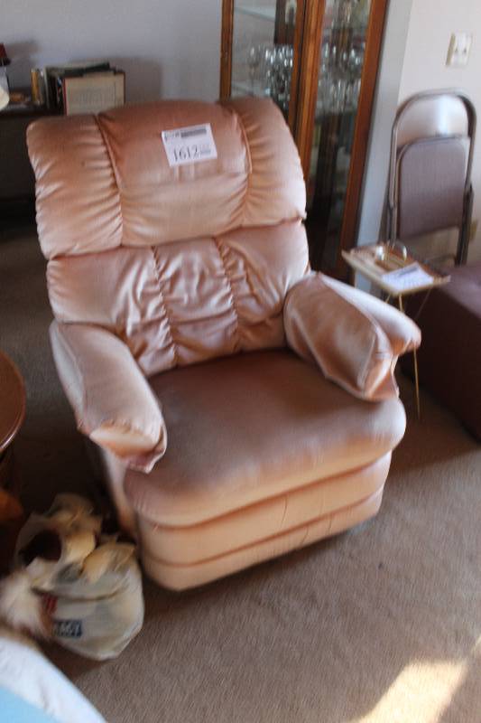 lot 1612 image: Recliner