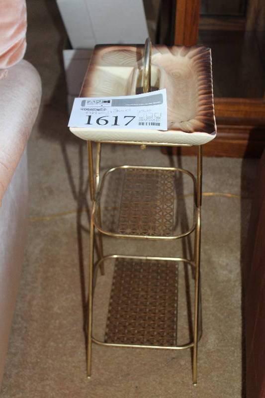 lot 1617 image: Ashtray & Stand