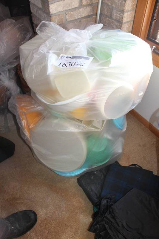 lot 1630 image: Lot of (2) Bags of Tupperware