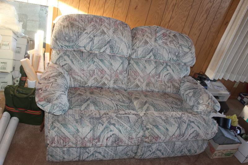 lot 1620 image: Reclining Love Seat