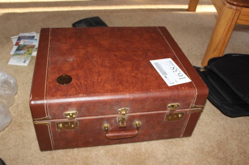 lot 1638 image: Titano Accordion w Case, Sheet Music