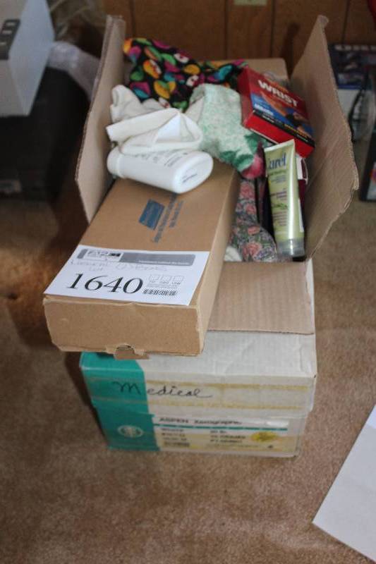 lot 1640 image: Lot of (2) Boxes of Medical Supplies