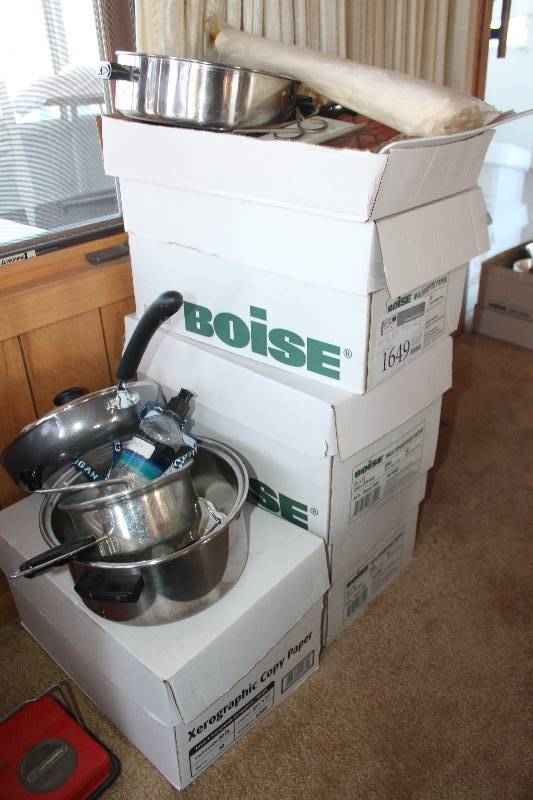 lot 1649 image: Lot of (3) Boxes of Misc Kitchenware Pots, Pans