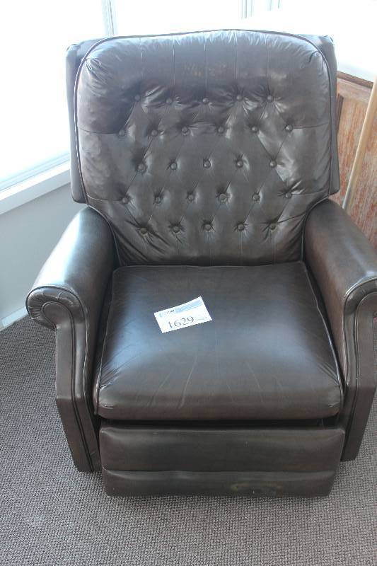 lot 1629 image: Recliner