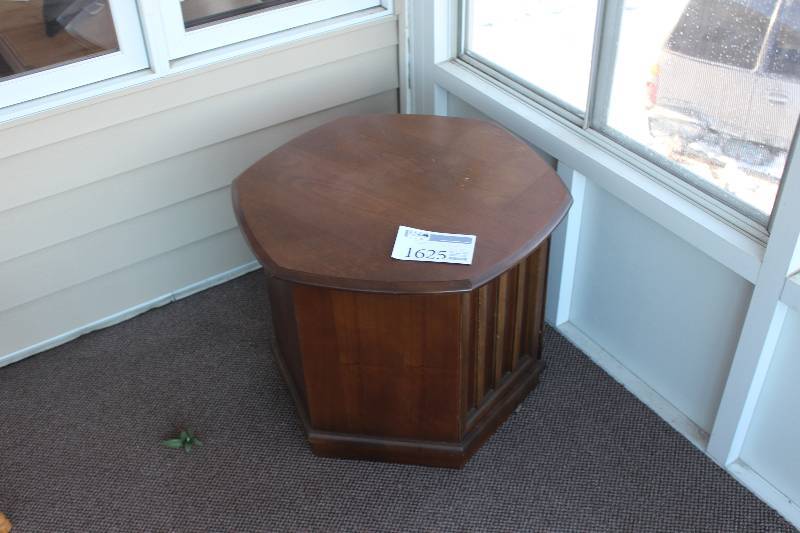 lot 1625 image: Hexagon Storage End Table