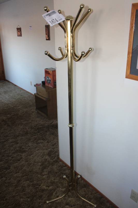lot 1674 image: Coat Rack