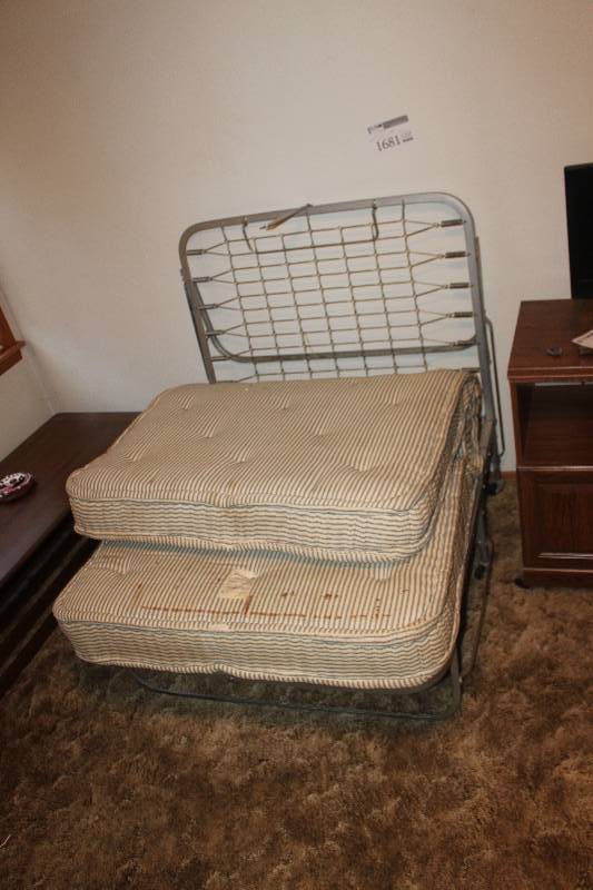 lot 1681 image: Single Rollaway Bed