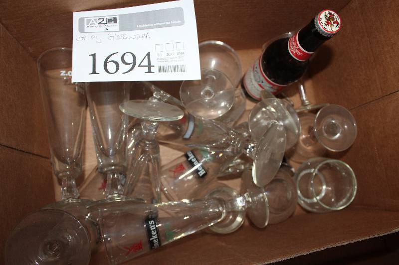 lot 1694 image: Glassware