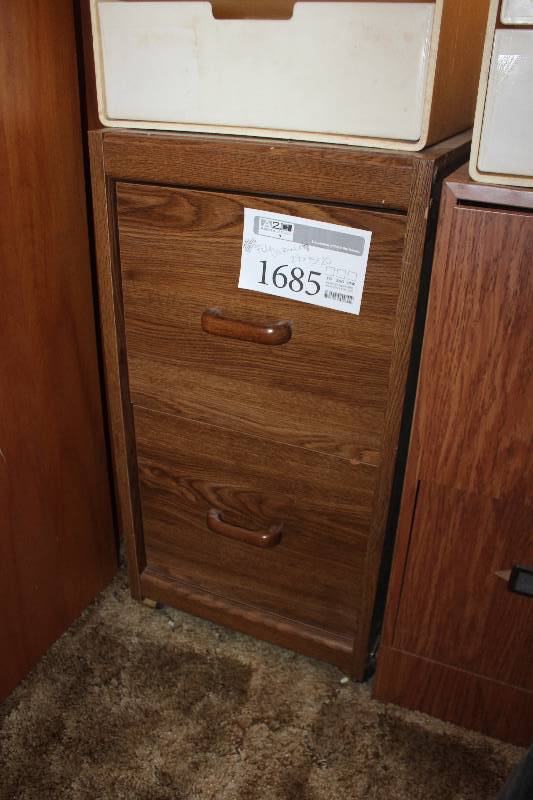 lot 1685 image: File Cabinet