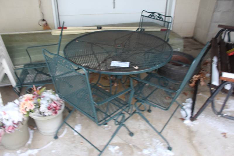 lot 1762 image: Lot of (5) Outdoor Furniture Includes 1) Table AND 4) Chairs