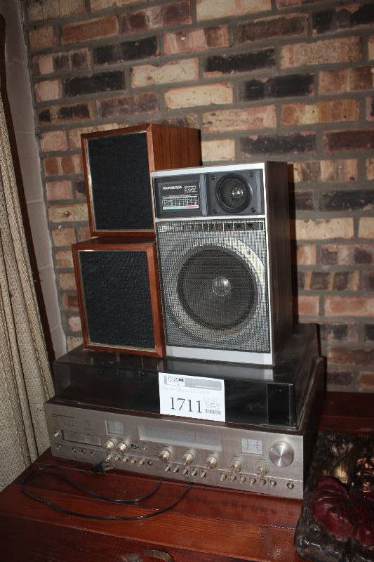lot 1711 image: JC Penney FMAM Stereo 8-Track PlayRecord