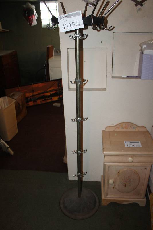 lot 1715 image: Coat Rack