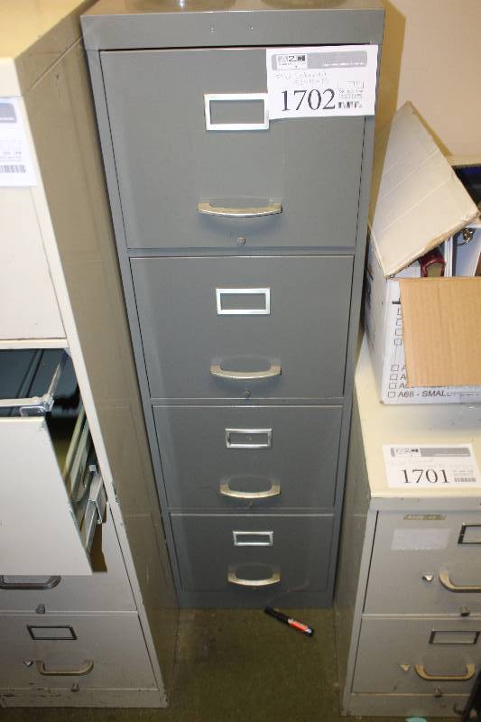 lot 1702 image: 4-Drawer Metal File Cabinet