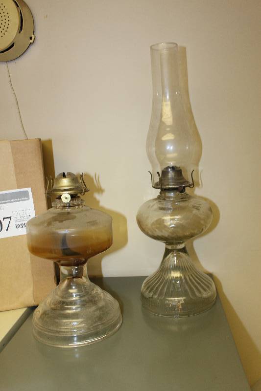 lot 1707 image: Lot of (2) Oil Lamps
