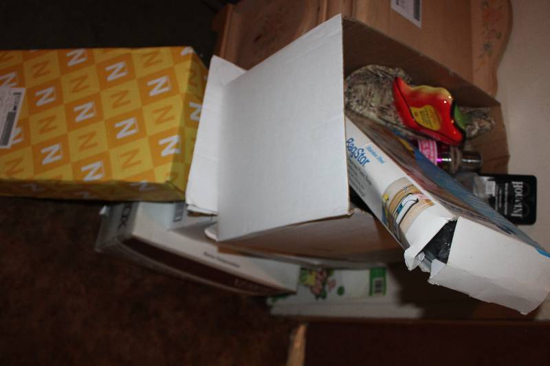 lot 1717 image: Lot of (3) Boxes of Misc Kitchenware