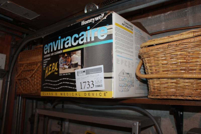 lot 1733 image: Enviracaire Air CleanerPurifier