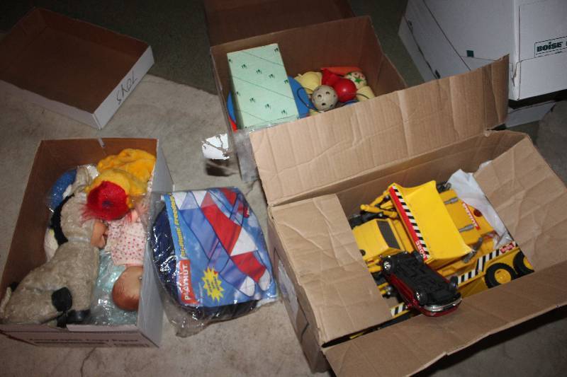 lot 1723 image: Lot of (3) Boxes of Kids Toys