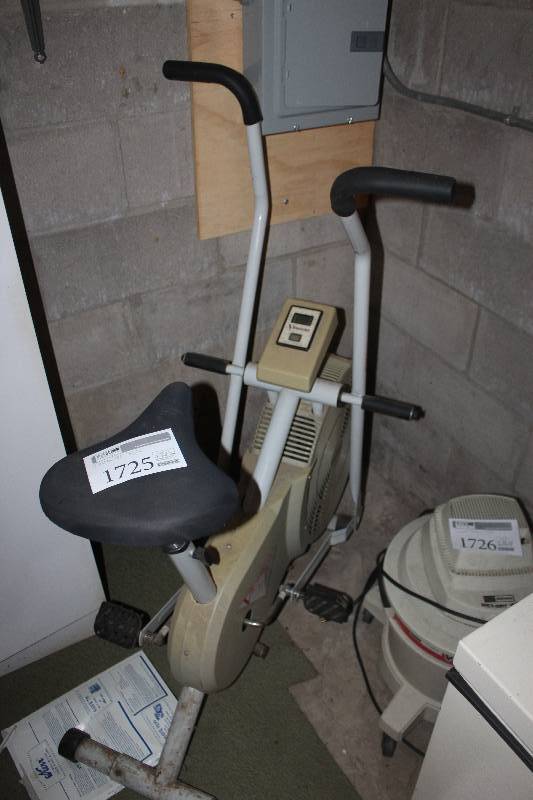lot 1725 image: Vitamaster Exercise Bike