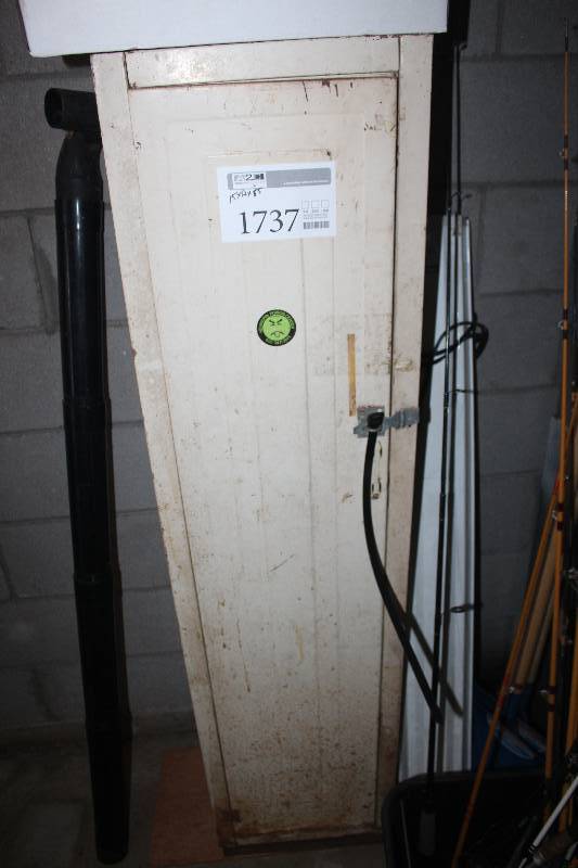lot 1737 image: Cabinet