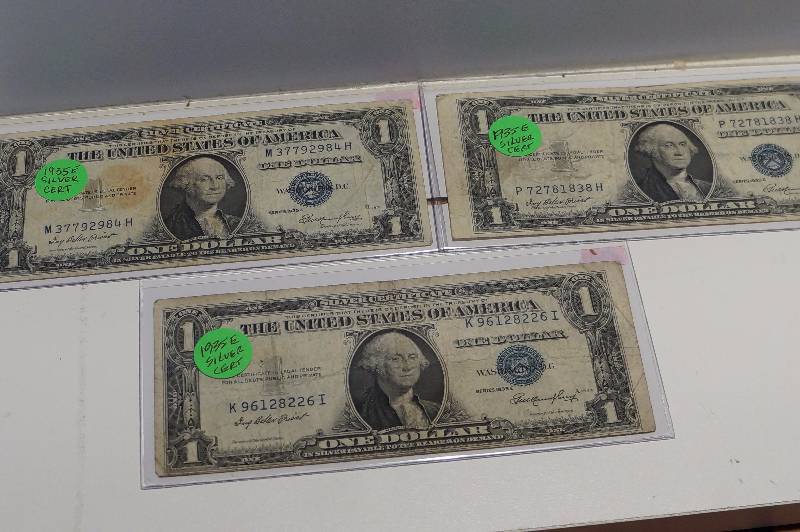 (2) Series 1935-E $1 Silver Certificates