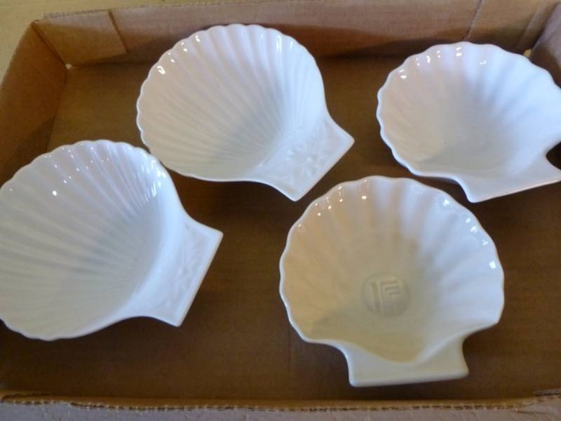Porcelain Shell Dish