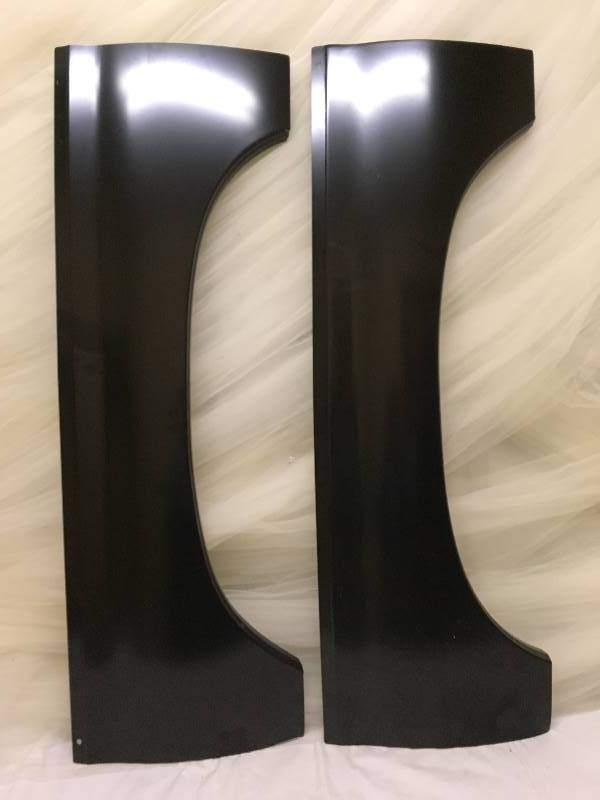 lot 2 image: Rear Wheel Arch Panels