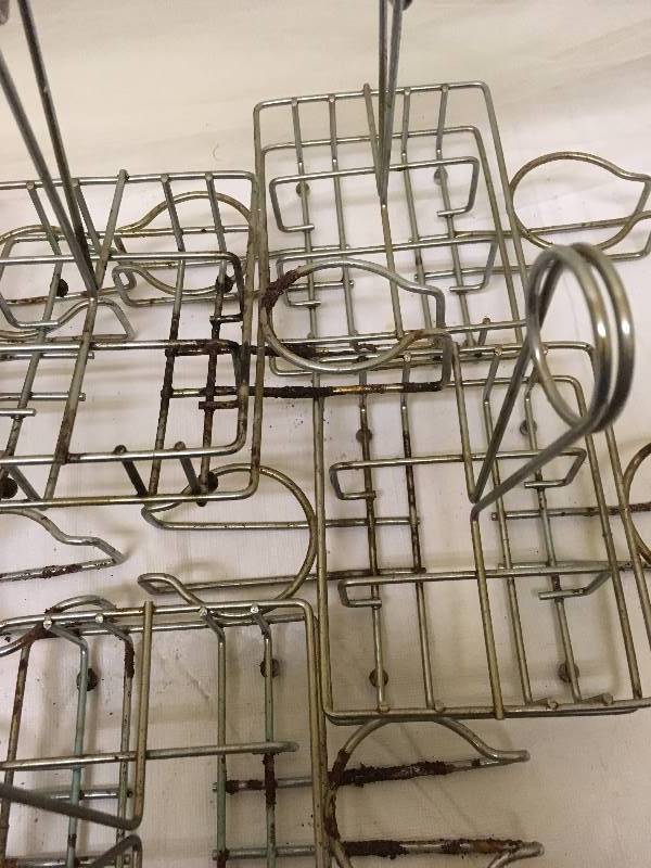 lot 43 image: Napkin Holders and Salt and Pepper Shakers