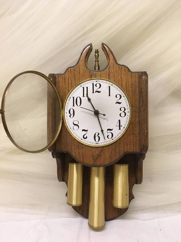 lot 31 image: Wooden Clock