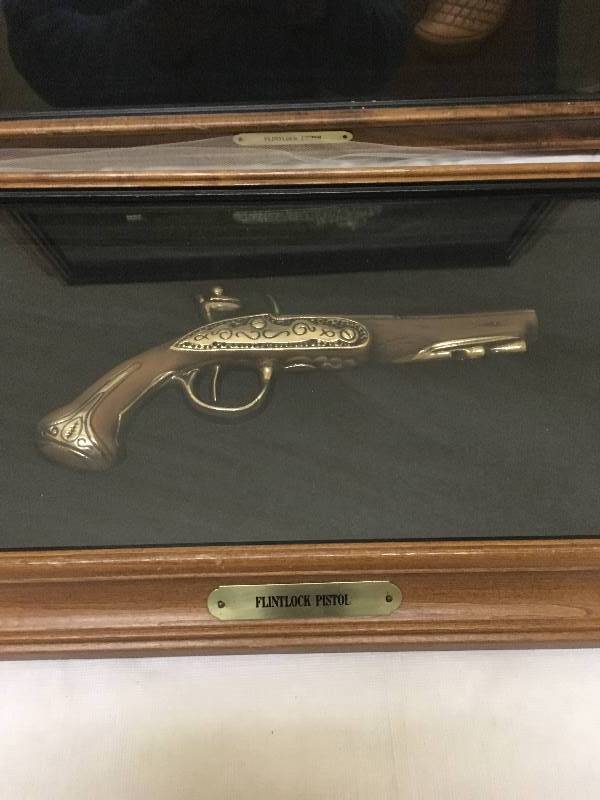 lot 23 image: Flintlock Pistol Wall Hanging