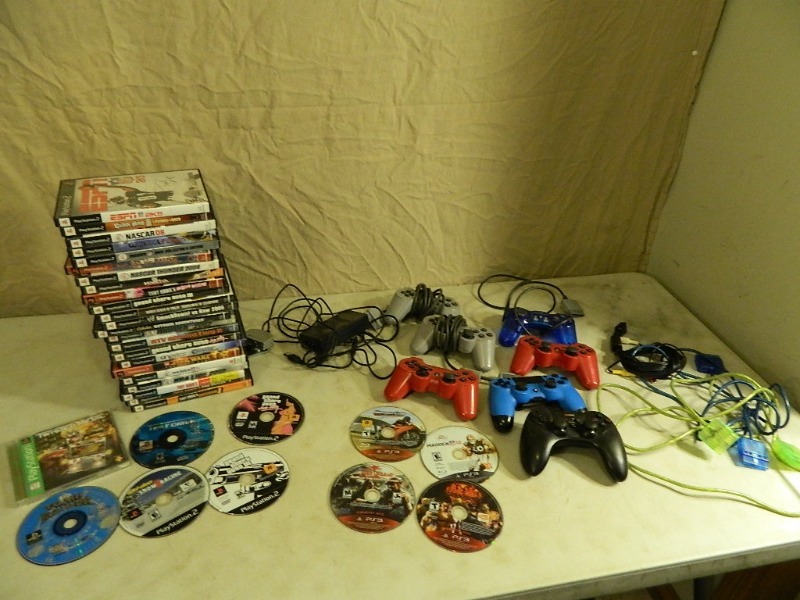 lot 8 image: Playstation 1  2  and 3 Bundle