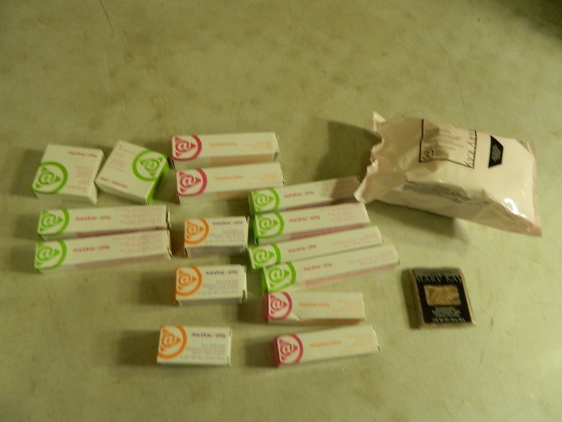 lot 19 image: New Mary Kay Items