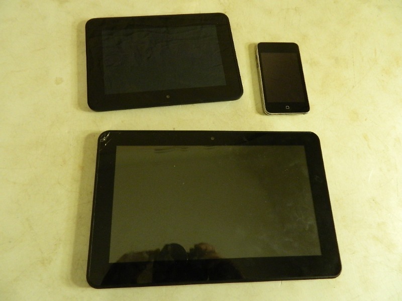 lot 21 image: iPod, Kindle, Etc.