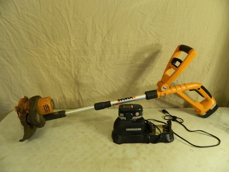 lot 83 image: Worx Weed Whipper  Edger