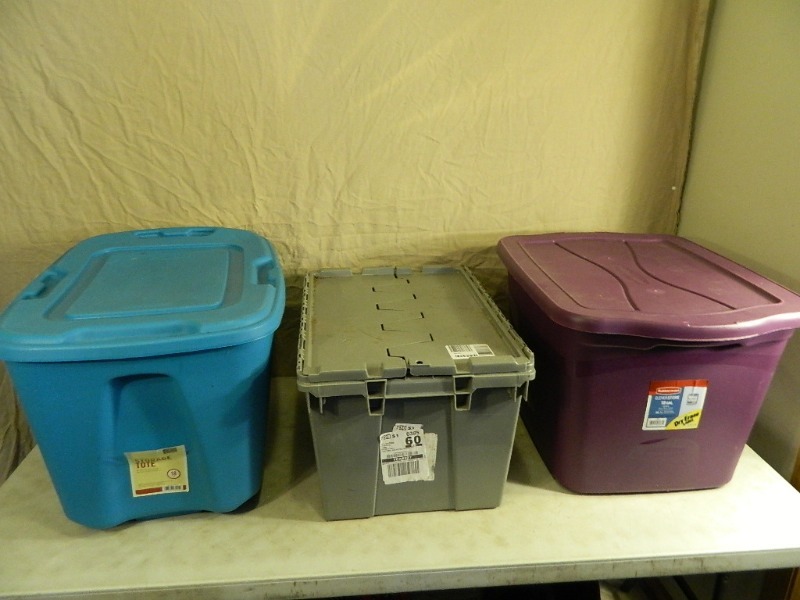 lot 86 image: 3 Totes with Lids