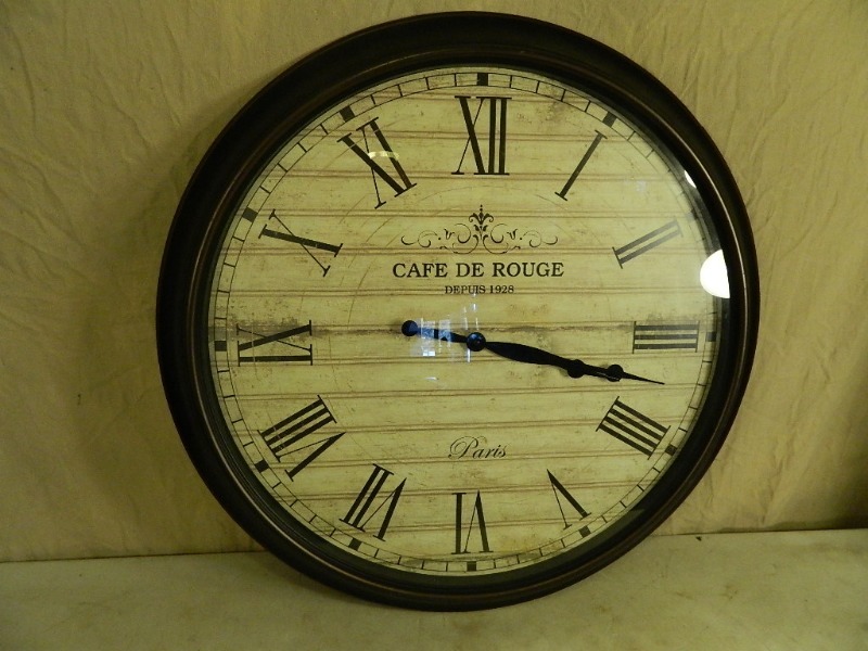 lot 111 image: Large Clock