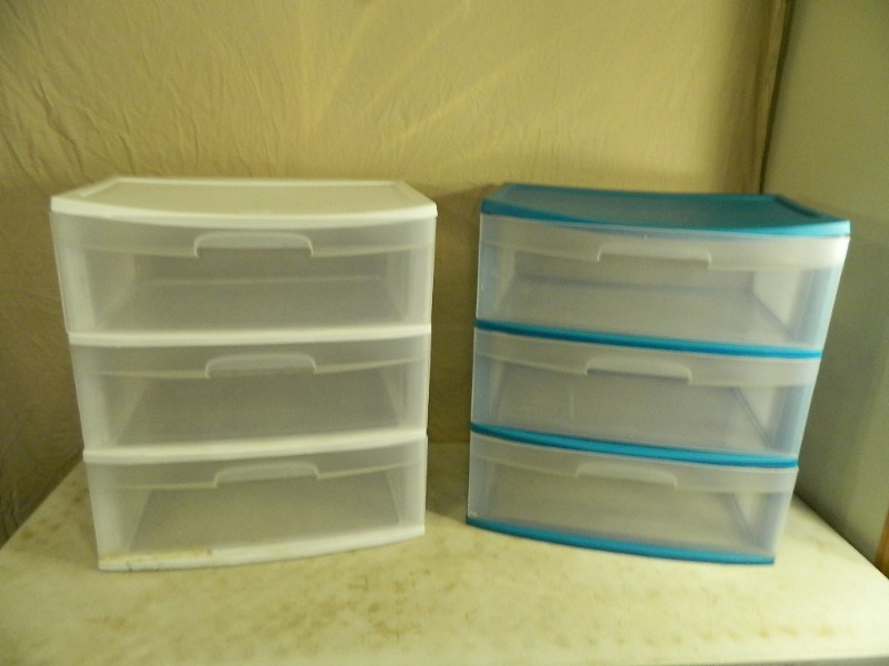 lot 113 image: 2 Organizers