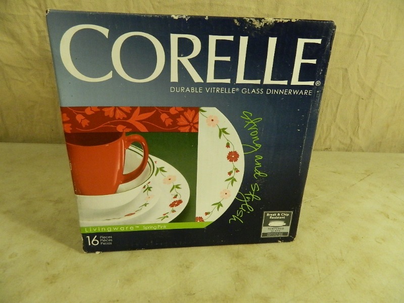 lot 168 image: New Corelle Dish Set