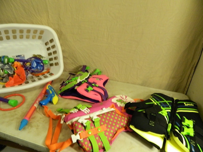 lot 175 image: Child Life Jackets and More