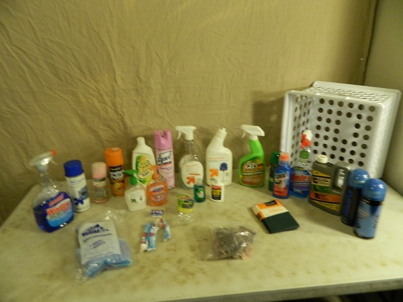 lot 177 image: Cleaning Supplies