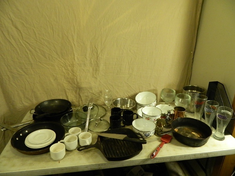 lot 193 image: Cast Pan, Kitchen Items, and More