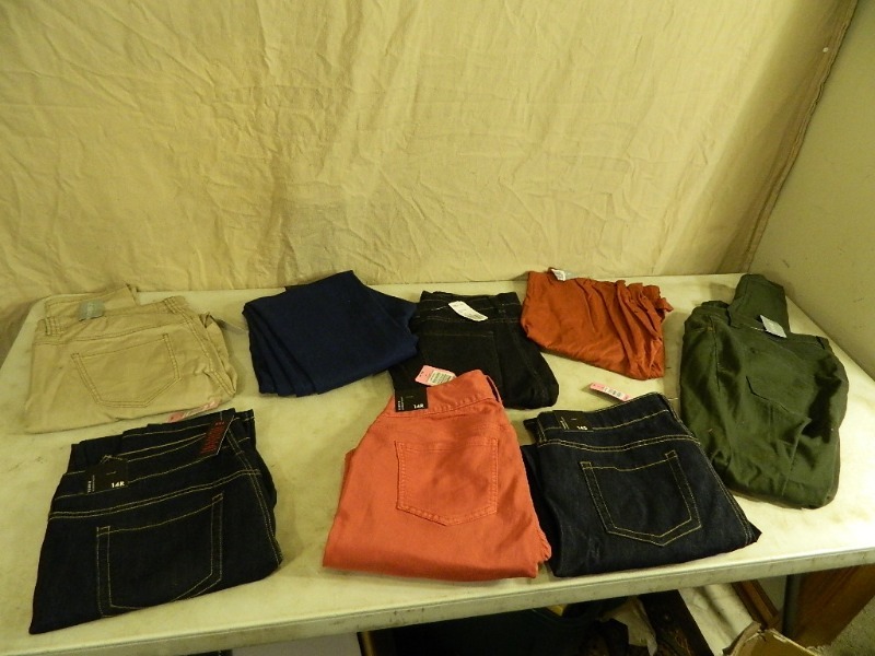 lot 216 image: 8 New Pairs of Womens Pants  Jeans