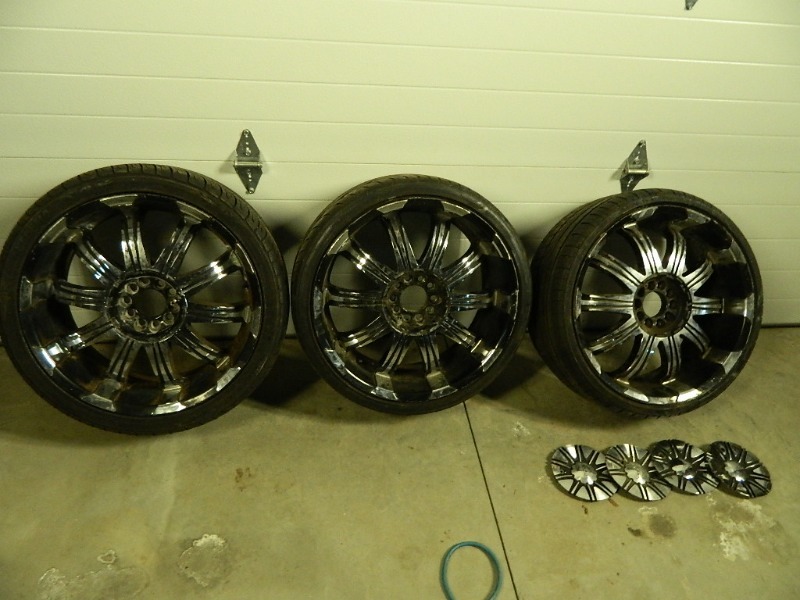 lot 44 image: 3 Verde 20 Inch Aluminum Wheels and Tires