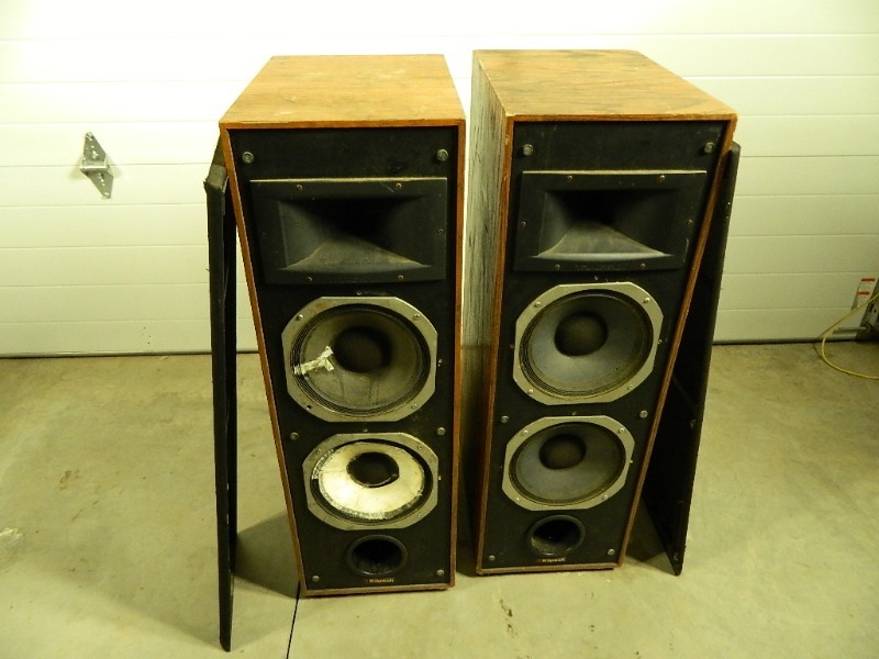 lot 48 image: Klipsch Speakers
