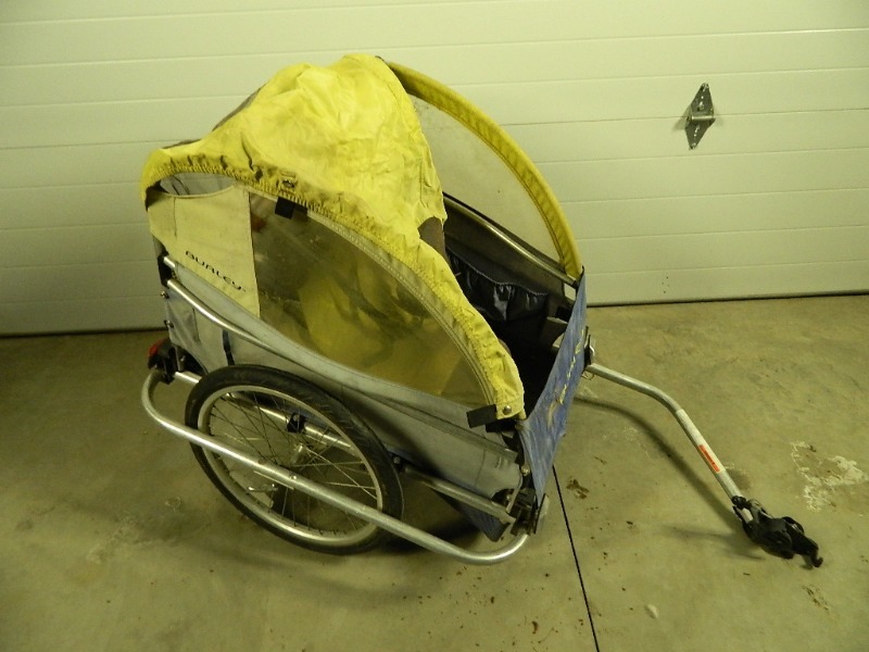 lot 49 image: Burley Bike Trailer