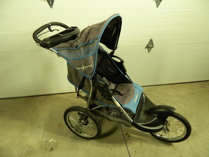 lot 50 image: Expedition Jogging Stroller