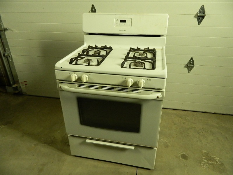 lot 129 image: Frigidaire Gas Stove  Oven