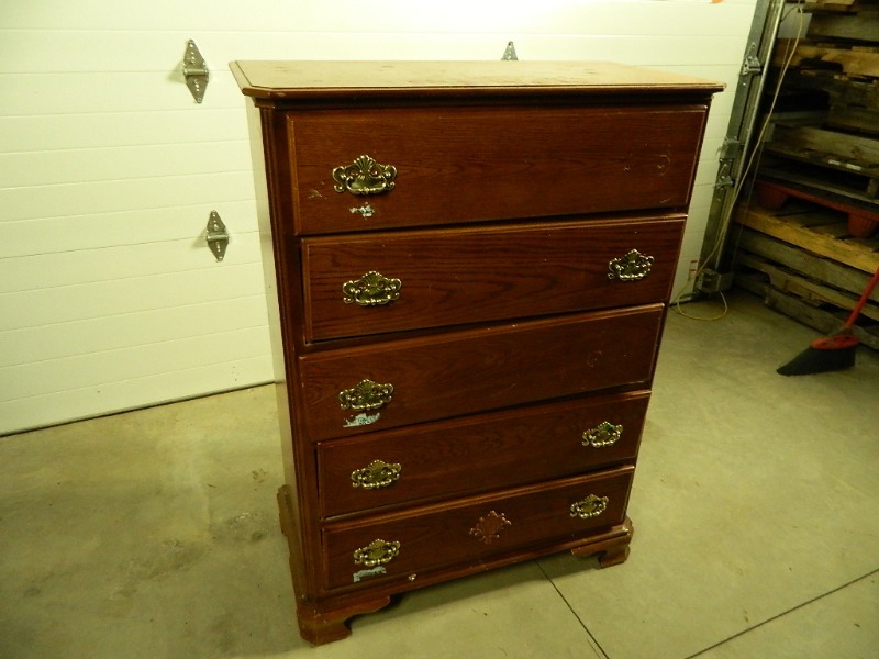 lot 141 image: 5 Drawer Dresser