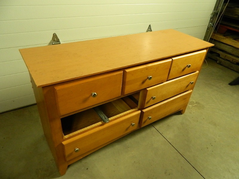 lot 150 image: Project Dresser
